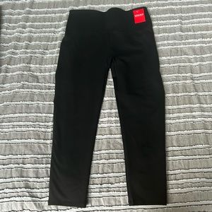 NWT Spanx Black Cropped Essential Leggings